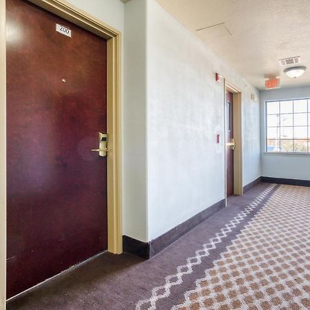 Oyo Townhouse Wichita Falls West Bagian luar foto