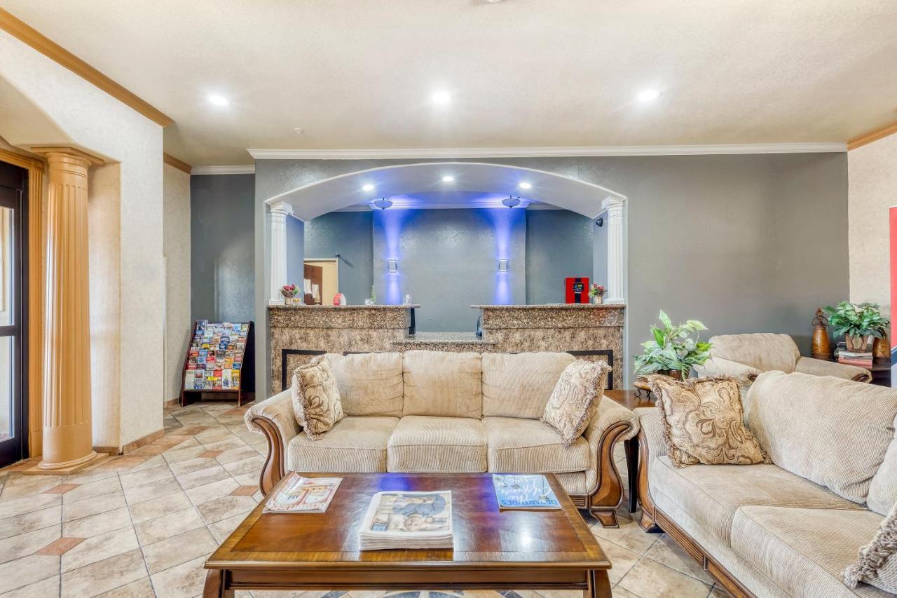 Oyo Townhouse Wichita Falls West Bagian luar foto